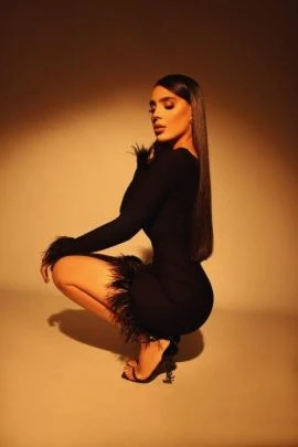 Izabella — 7 / 9