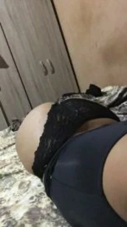 Julia Albuquerque — 3 / 5