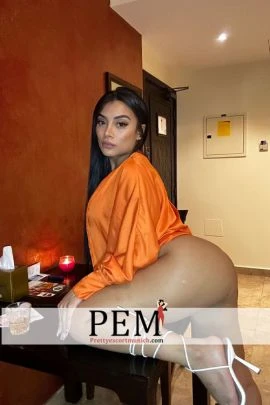 Pinar, Escort, Munich
