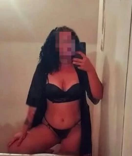 Pamella Flores — 3 / 5