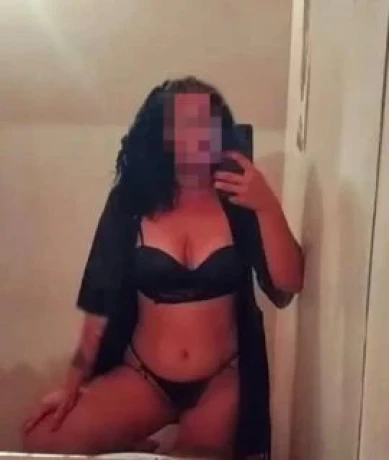 Pamella Flores — 3 / 5