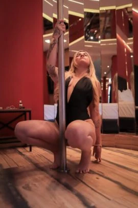 Bella Florez — 6 / 9
