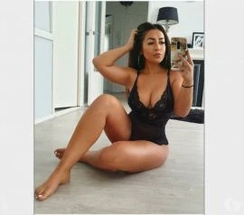 Female Escort — 2 / 3
