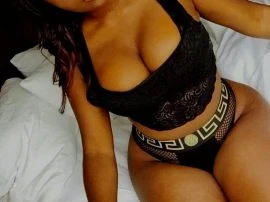 Suzzie Applle — 3 / 4