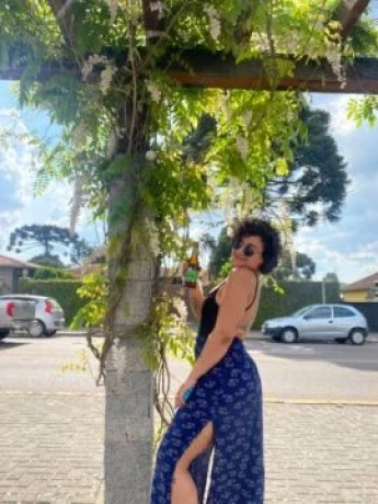 Aninha Castro — 3 / 4