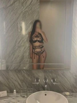 Victoria Williams — 6 / 9
