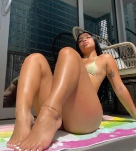 Pamela Maria — 4 / 5