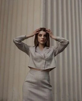 Veronika — 2 / 5