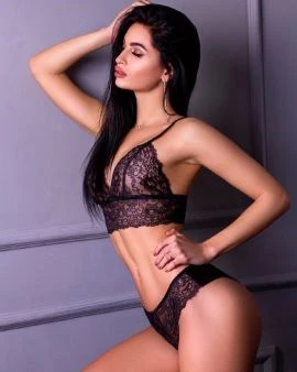 ALANA QUEEN — 4 / 6
