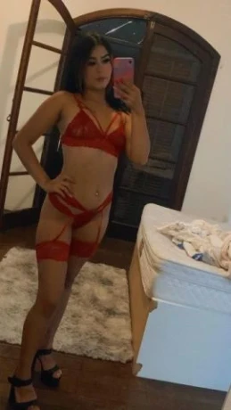 Camila Ferrari — 2 / 4