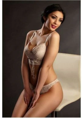Layla — 6 / 8