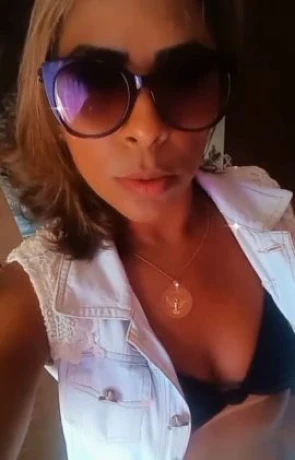 Luciana Oliveira — 4 / 5