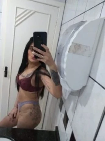 Katrina Silva — 1 / 4