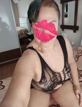 Karina Oliveira — 2 / 5