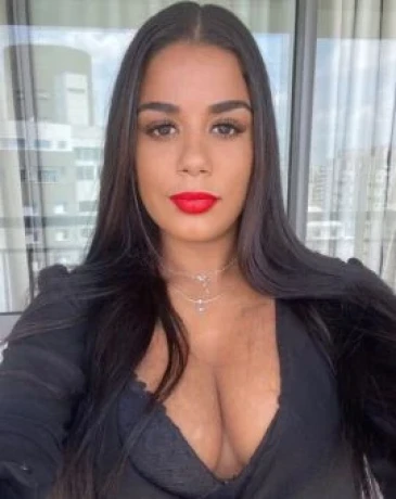 Sara Vargas — 3 / 4