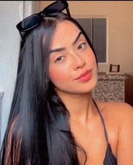Isis Melo — 4 / 5