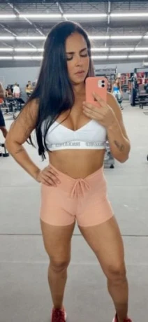 Raquel Moreira — 3 / 8