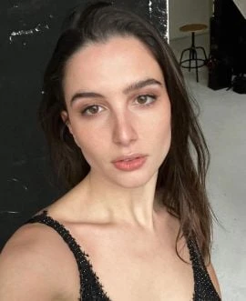 Shania — 6 / 9
