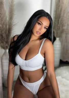 Monica — 2 / 4