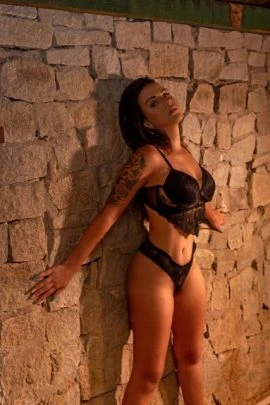 Sara Alves — 4 / 5