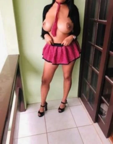 Gabi Martins — 2 / 7