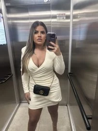 Monique Freitas — 2 / 4