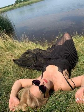 Viktoria — 3 / 9