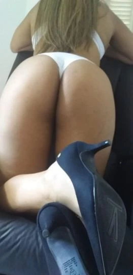 Dani Medeiros — 4 / 8
