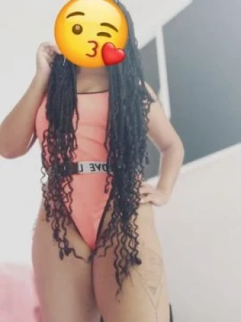 Amora Merlinda — 2 / 4