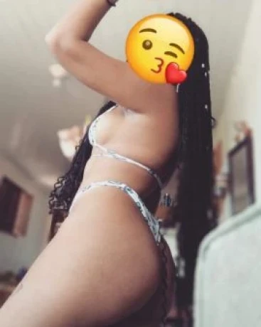 Amora Merlinda — 3 / 4