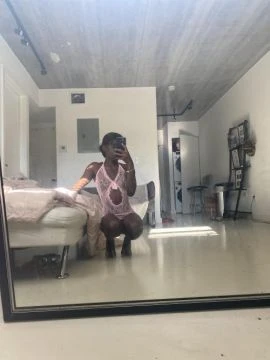 Petite Ebony — 4 / 7