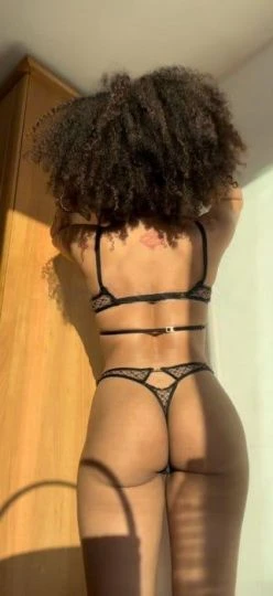 Maria Flor — 7 / 9