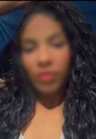 Ludmila Bueno — 6 / 9