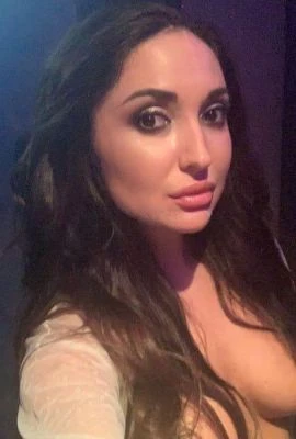Ema — 2 / 5