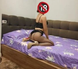 Denise, Escort, Bath