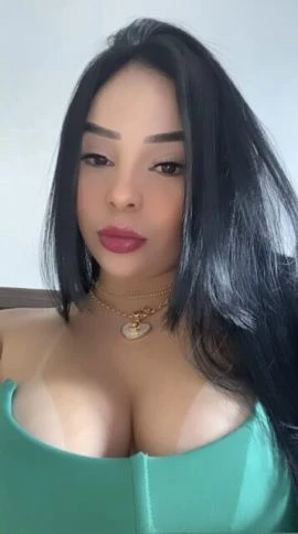Letícia Viana — 4 / 5