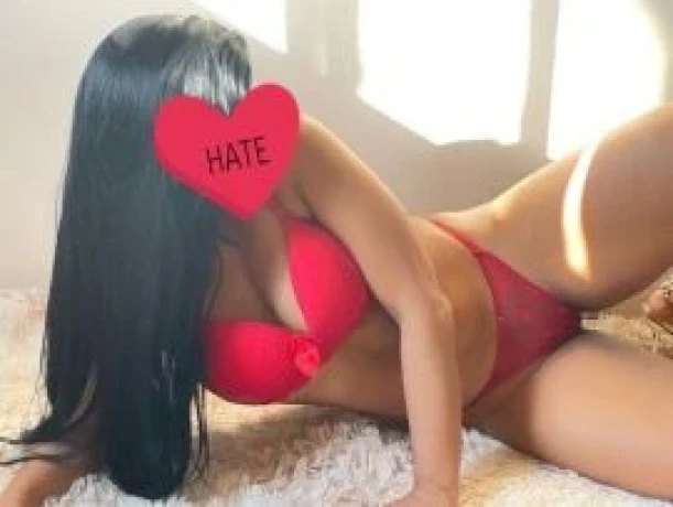 Nicole Fernandes — 4 / 5