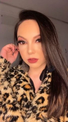 Laura Petri — 6 / 8