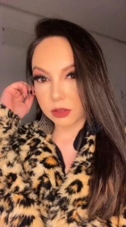 Laura Petri — 6 / 8