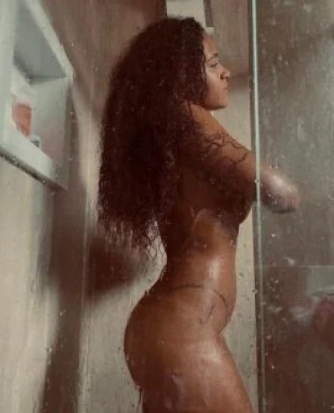 Vivi Aguiar — 1 / 5