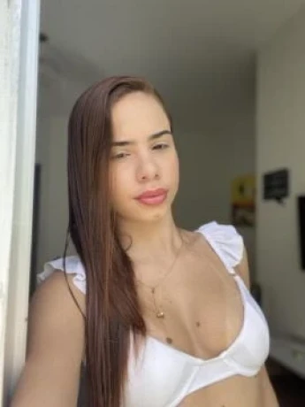 Paloma Britto — 4 / 5