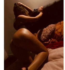 Female Escort — 2 / 7