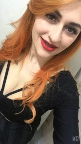 Safira Muniz — 4 / 5