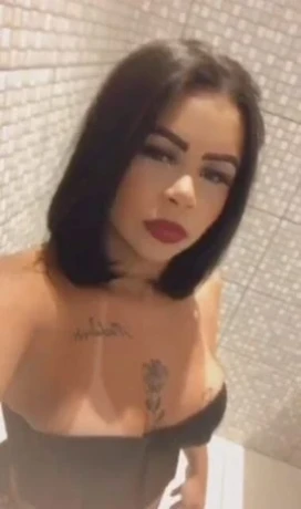 Lara Costa — 2 / 5