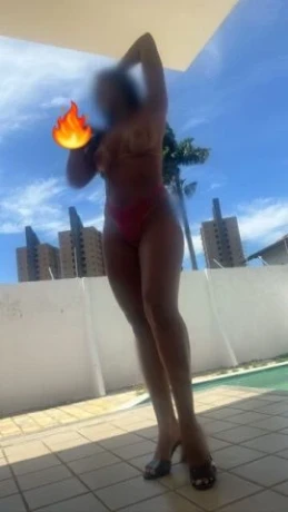 Bruna Alves — 1 / 5