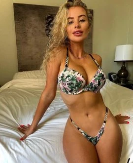 Karla Harrisen — 4 / 9