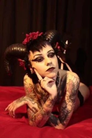 Leticia Tavares — 2 / 5