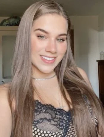 Isa Monteiro — 4 / 5