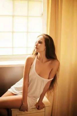 Jessica — 3 / 9