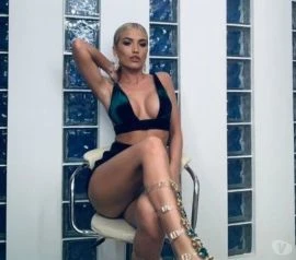 Queen — 2 / 9